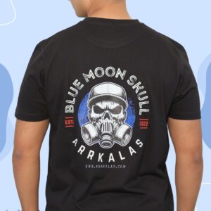 The “Blue Moon Skull” design by Arrkalas features a bold skull wearing a gas mask and cap, set against a striking blue moon backdrop. It blends urban street style with a post-apocalyptic edge, symbolizing resilience and rebellion.